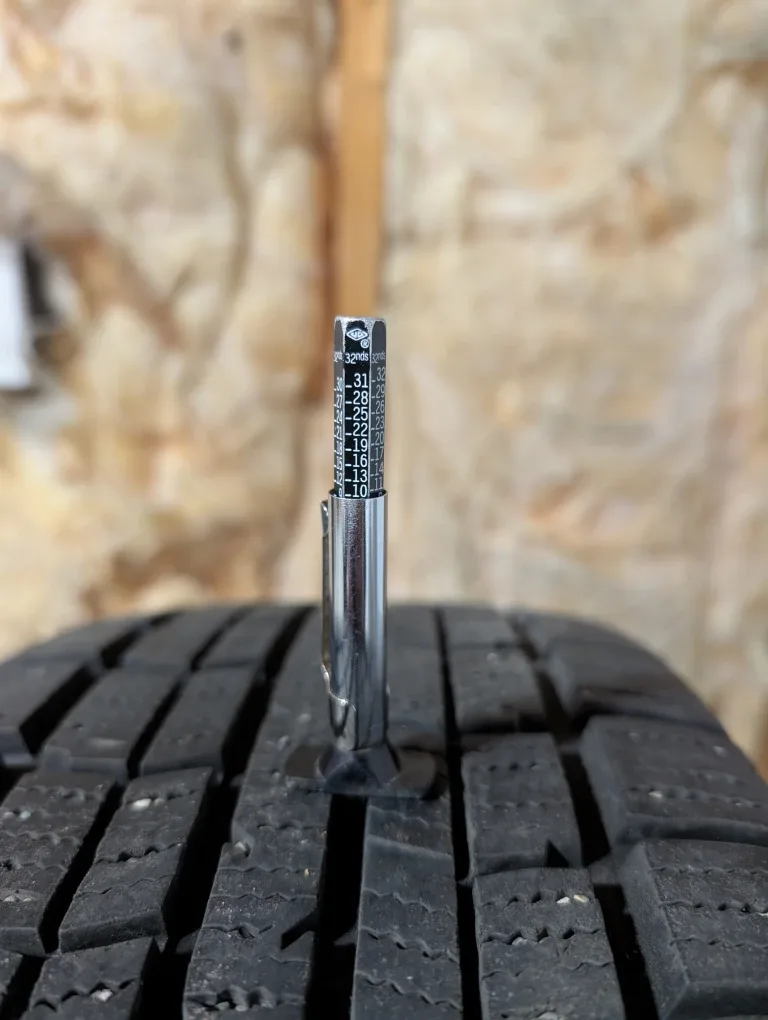 (4)-225/65R17 Winter Tires On Steel Rims Off 2015 Honda CRV image indicator(3)