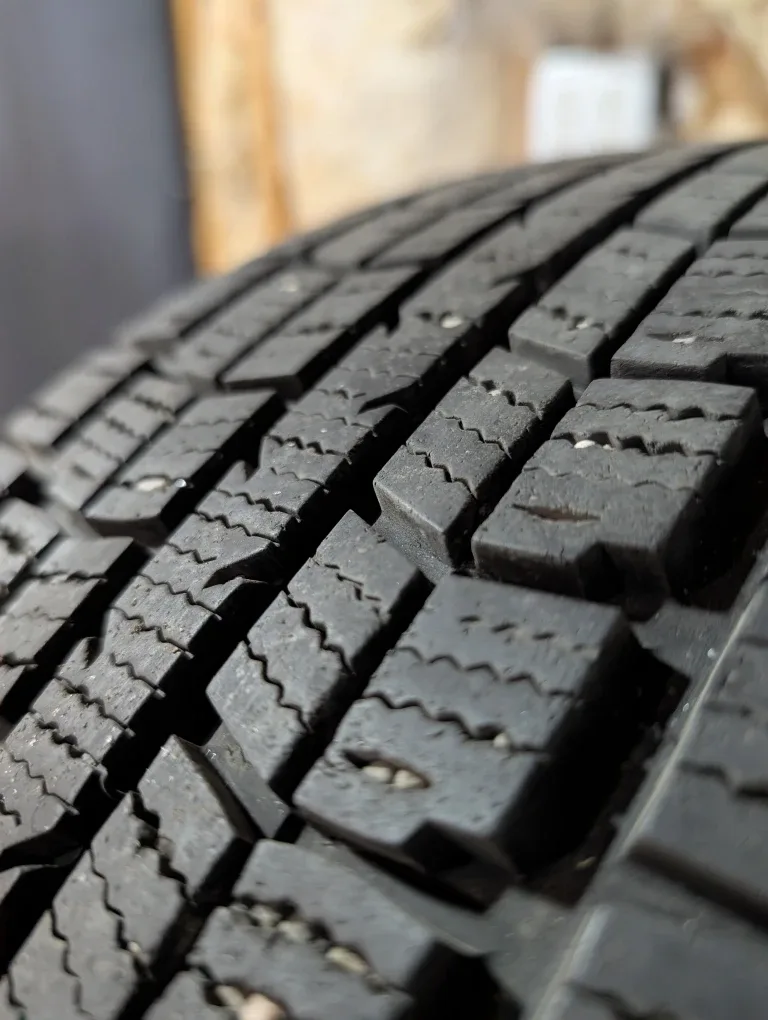 (4)-225/65R17 Winter Tires On Steel Rims Off 2015 Honda CRV image indicator(4)