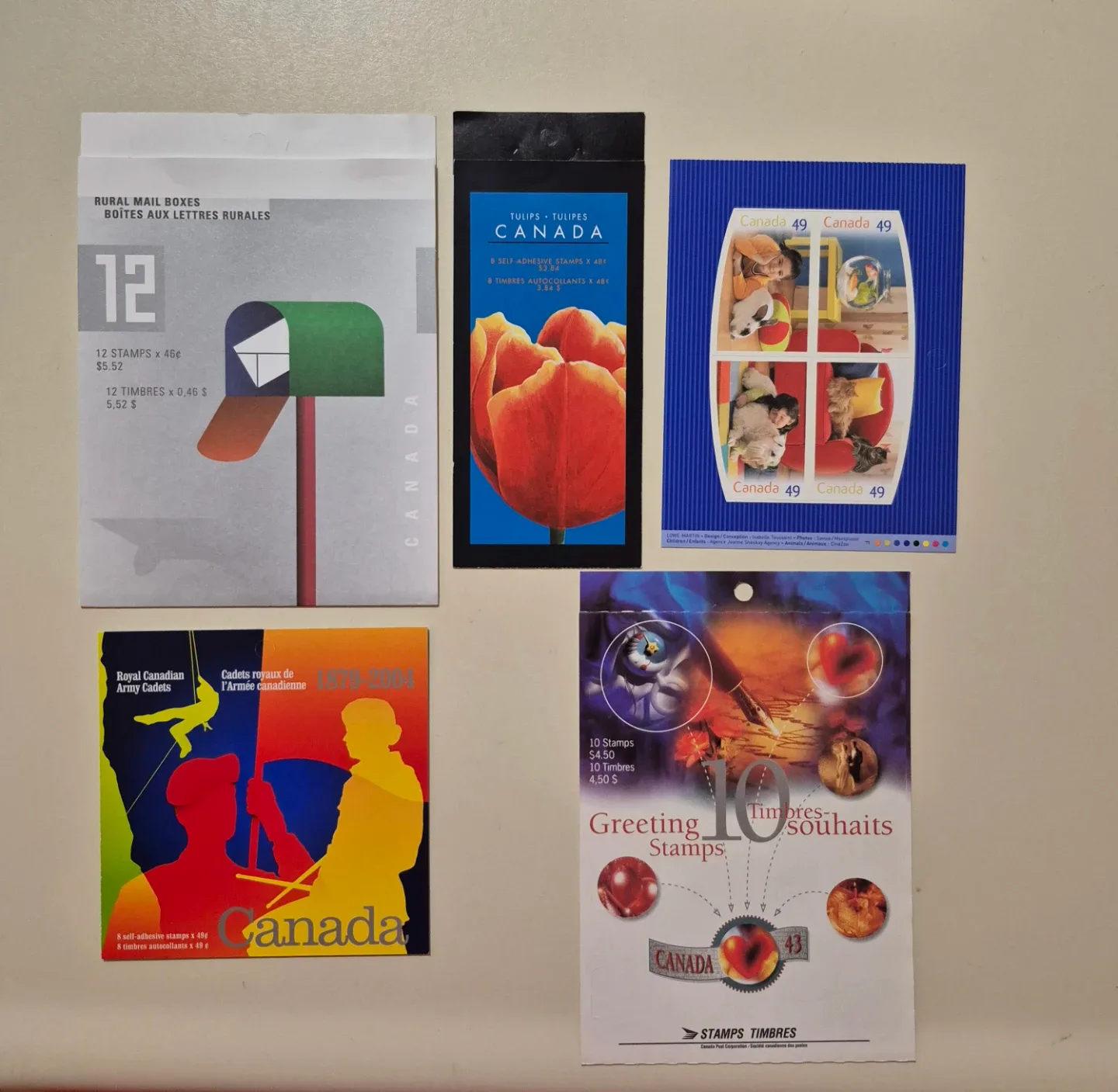 Variety lot of Canadian stamps booklets image indicator(3)