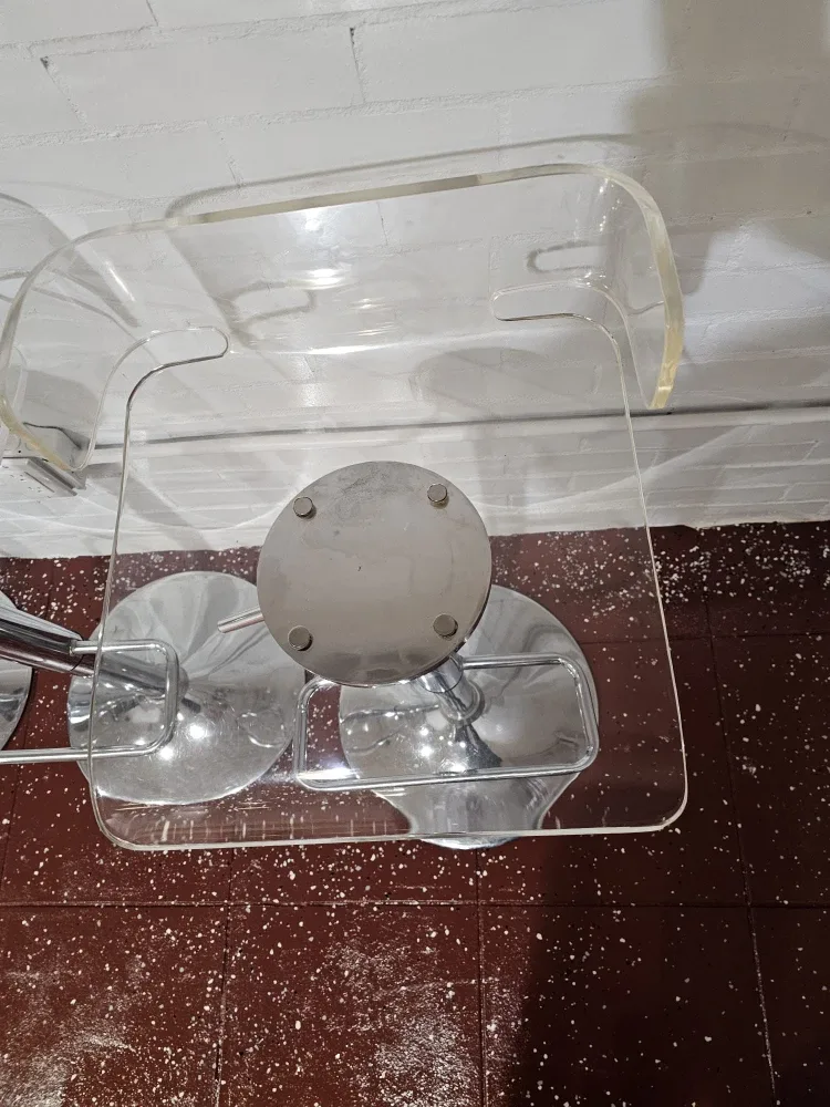 Set of 4 Acrylic Bar Stools image indicator(2)