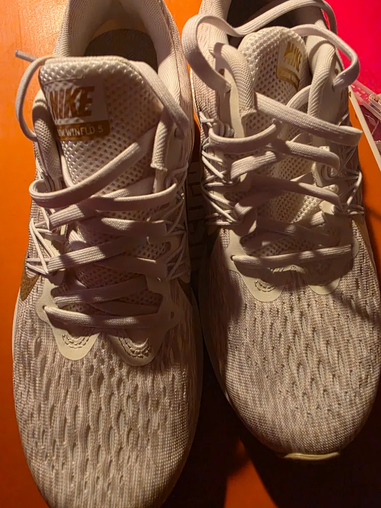 Nike Zoom Winflo 5 Women's Running Shoes image indicator(5)