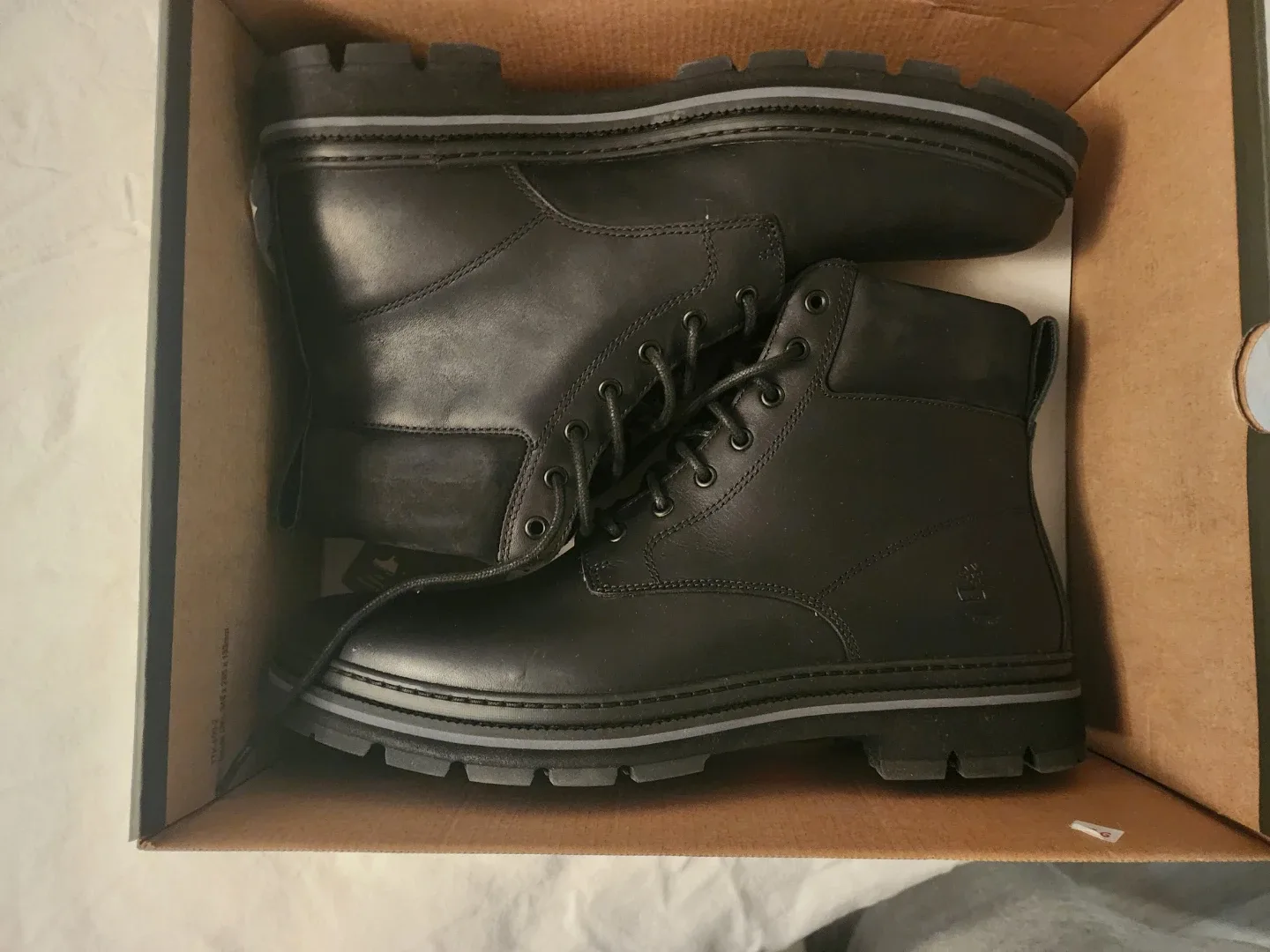 New Timberland Port Union Waterproof Boots - Size 10.5 image indicator(3)