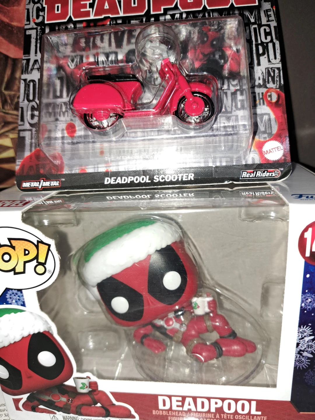 Hot Wheels Deadpool Scooter & Funko Pop Deadpool Christmas - photo 2
