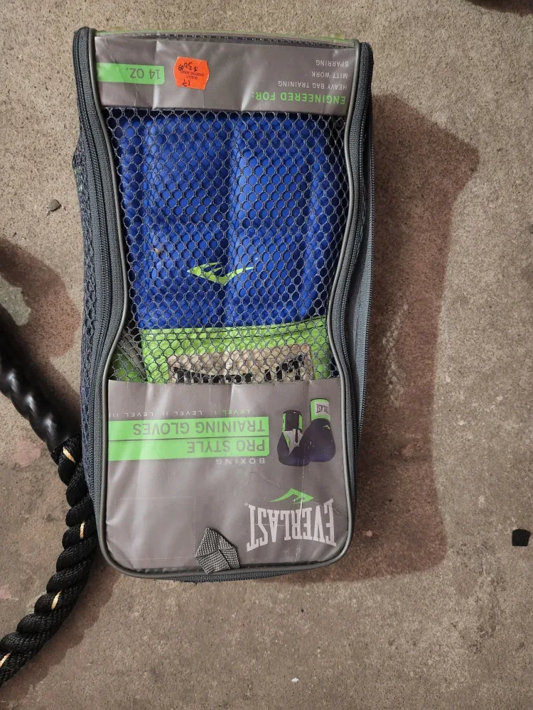 Everlast Pro Style 14 oz Training Gloves