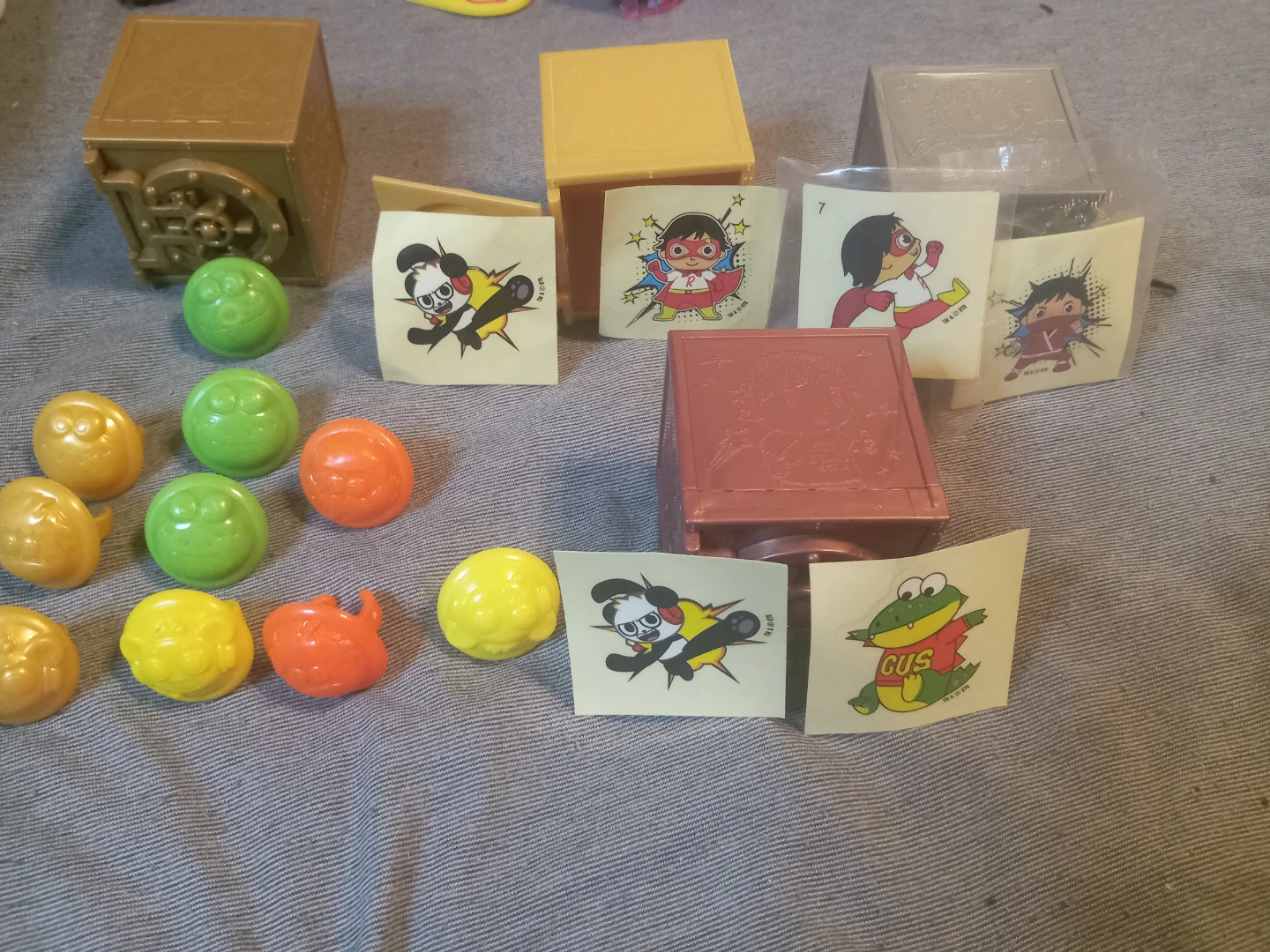 Ryan's World Toy Safe & Figure Set