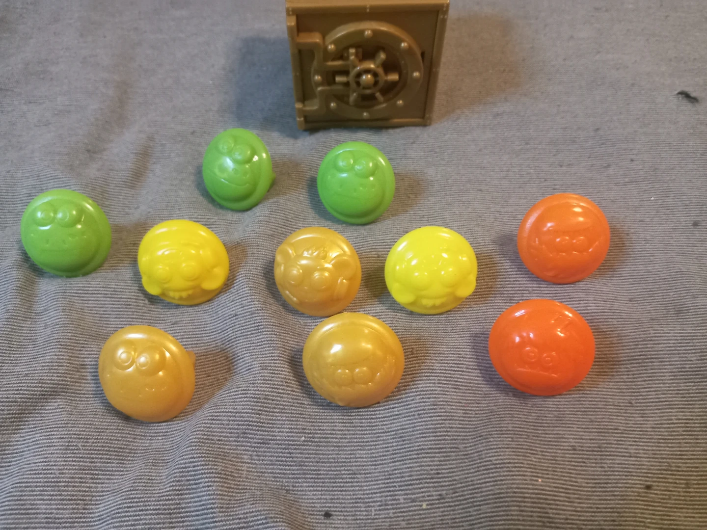 Ryan's World Toy Safe & Figure Set - photo 3