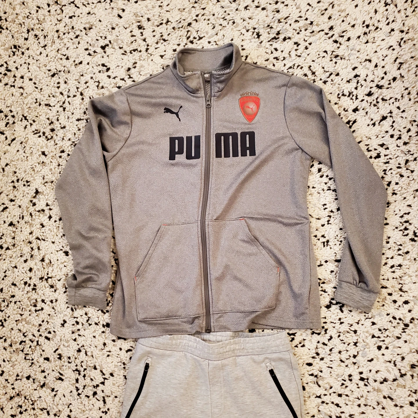 Puma Jacket & Uniqlo Pants Set #gifting - photo 3