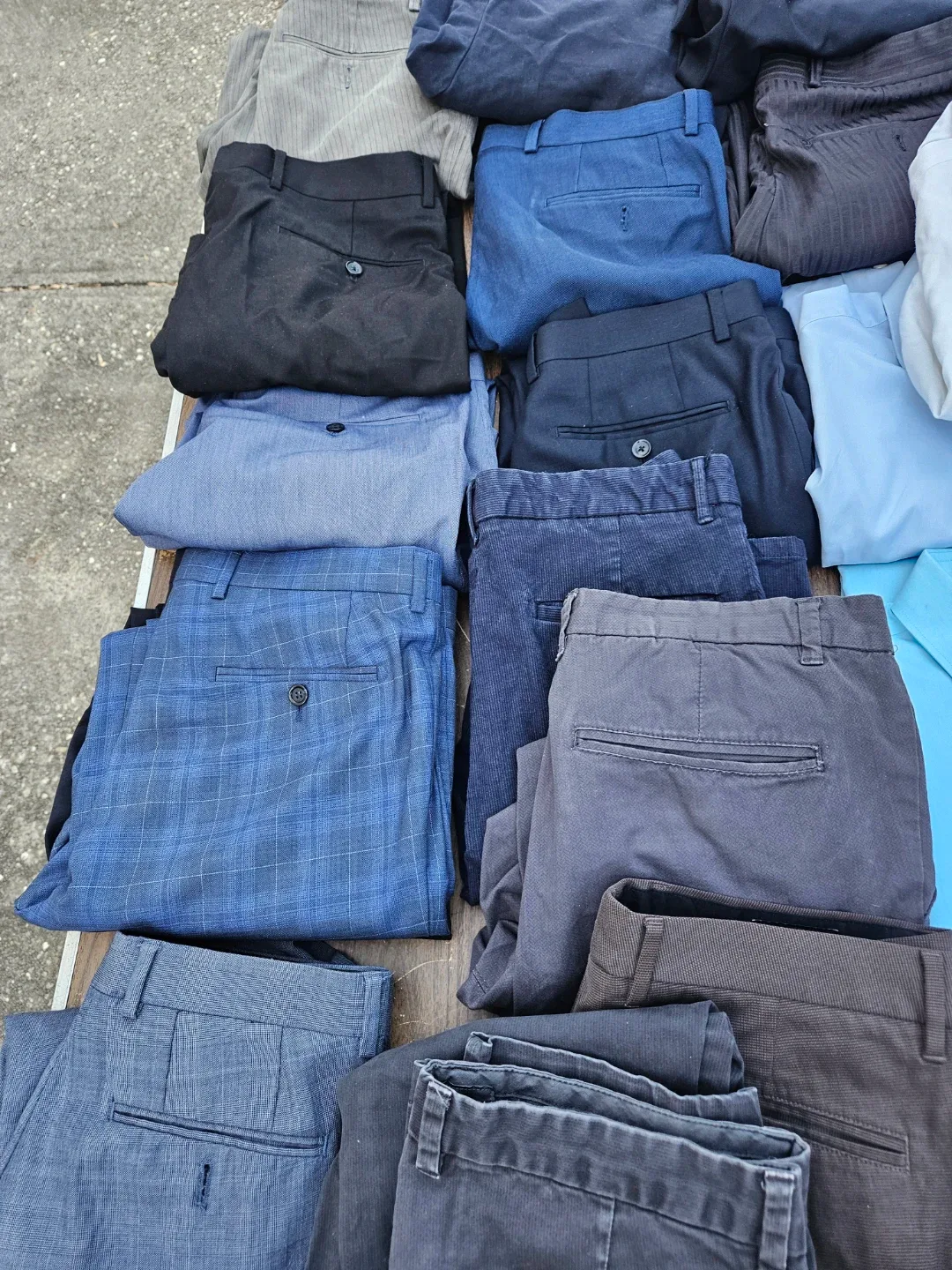 35 pants and shirts size 32 and medium image indicator(5)