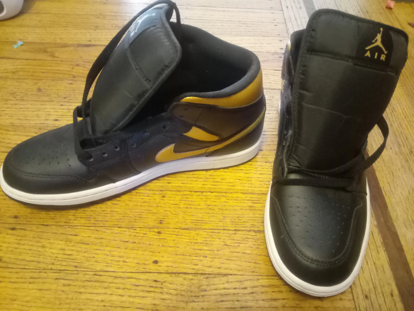 Men's Nikes 8.5