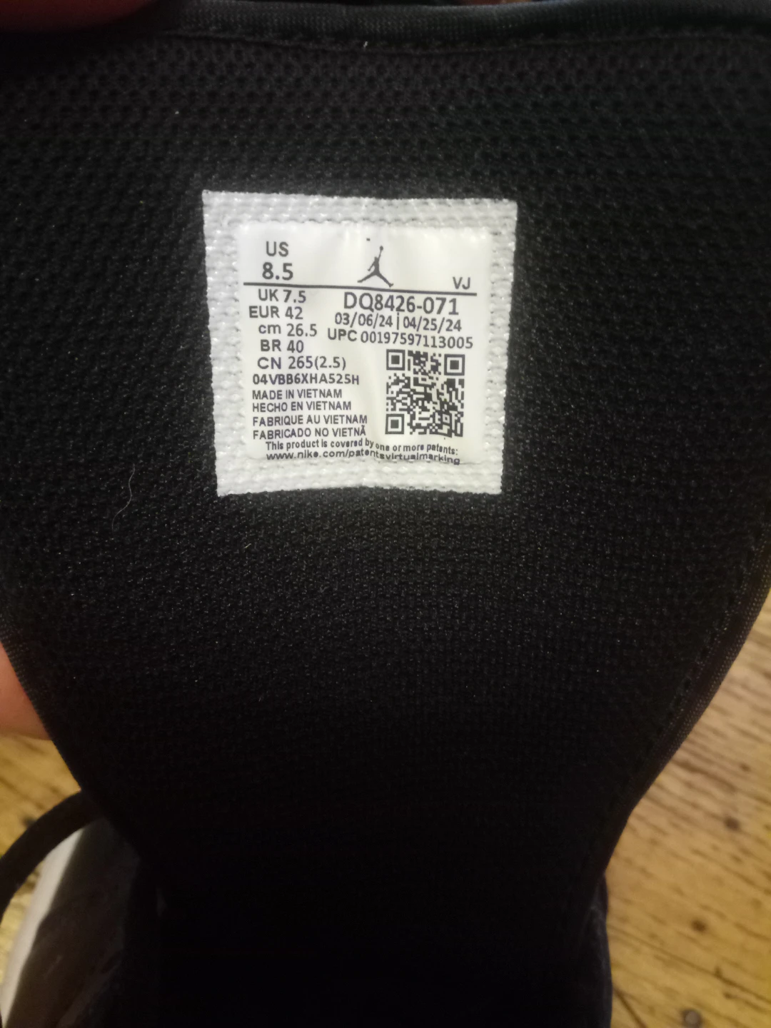 Men's Nikes 8.5 - photo 2