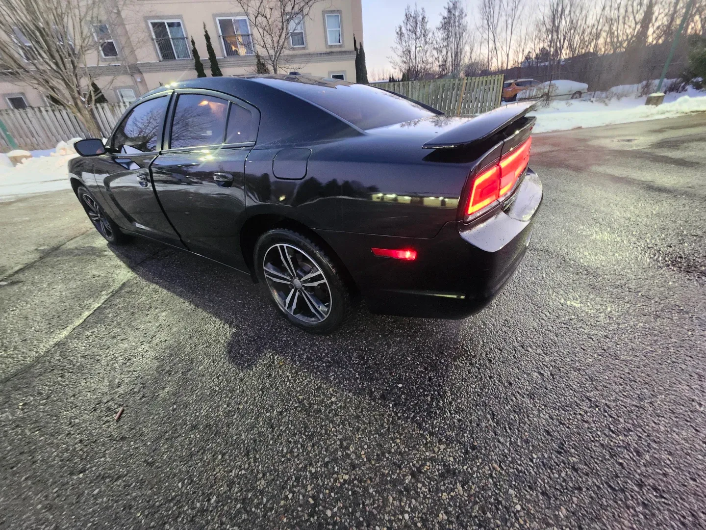 Dodge Charger - Black Sedan image indicator(3)