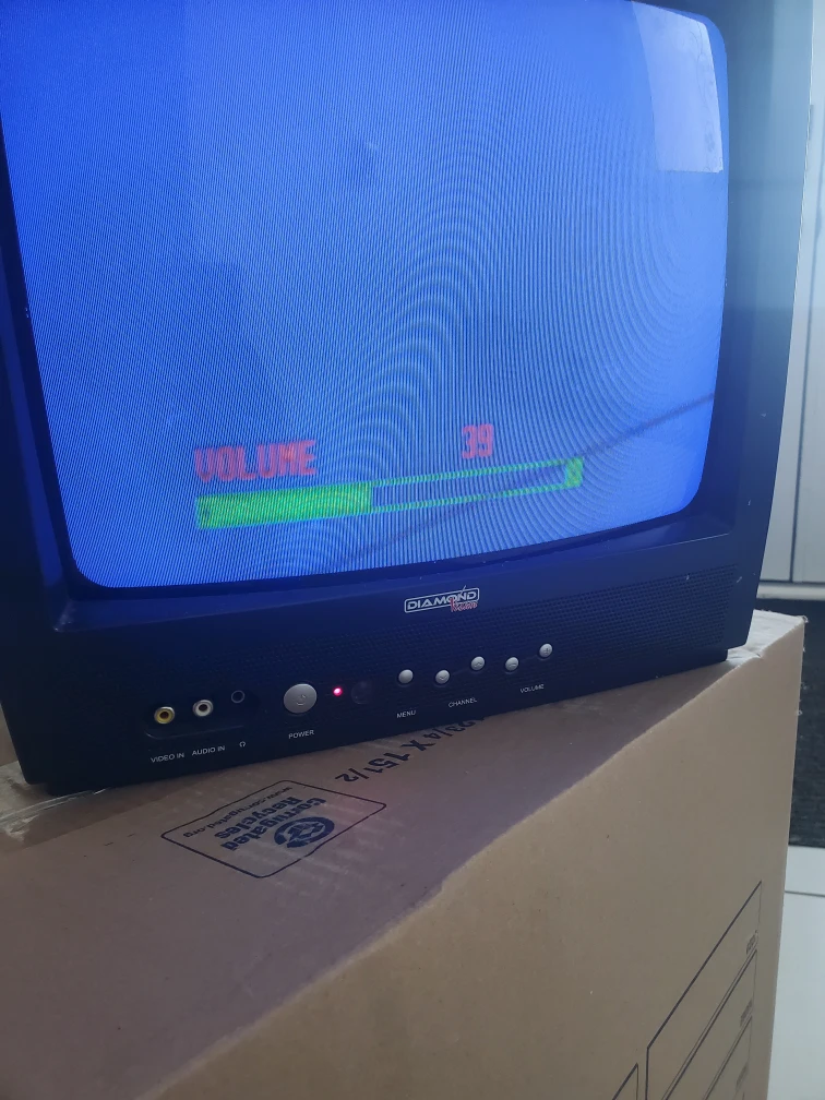 Diamond Vision CRT TV - photo 2
