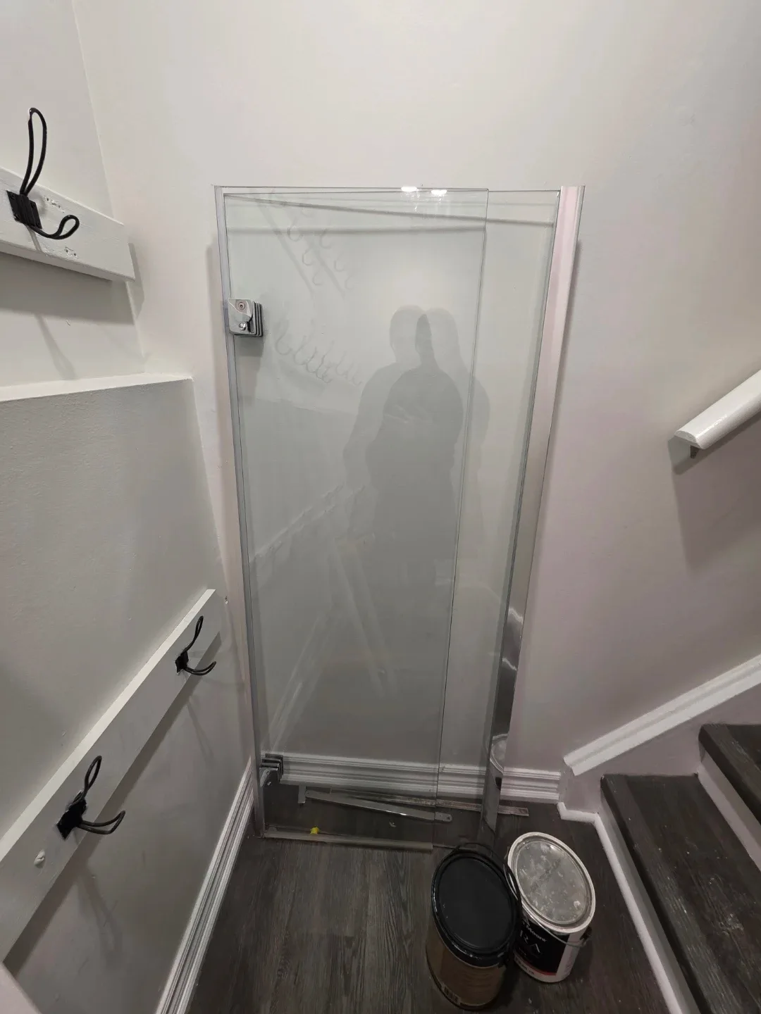 Revolving shower door