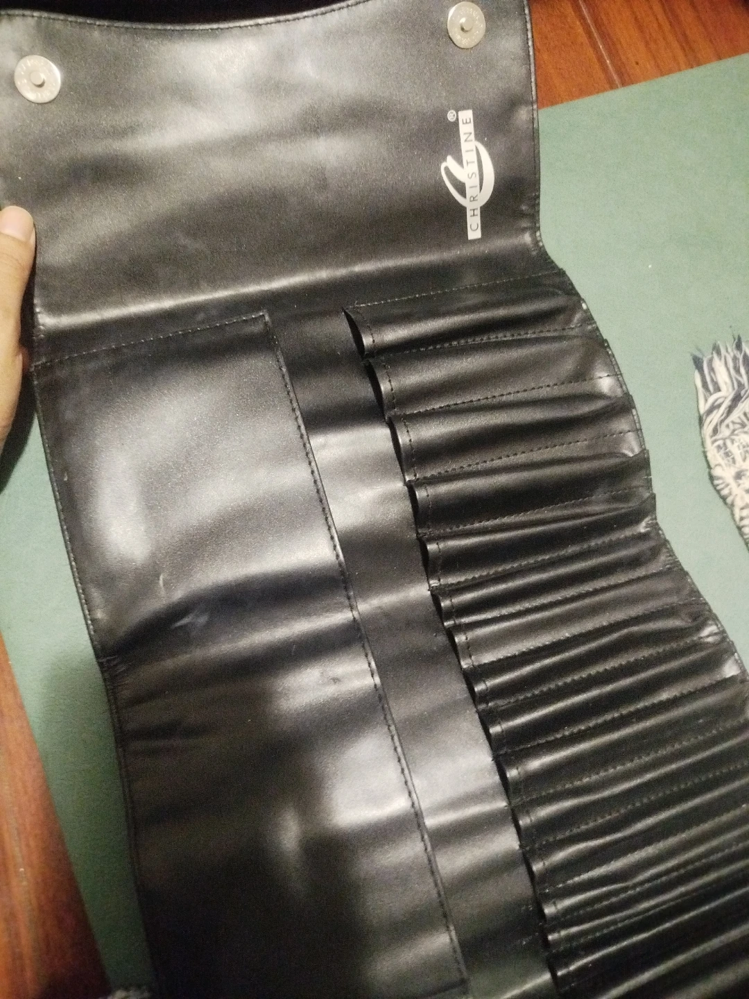 Christine Black Brush Roll case - photo 2
