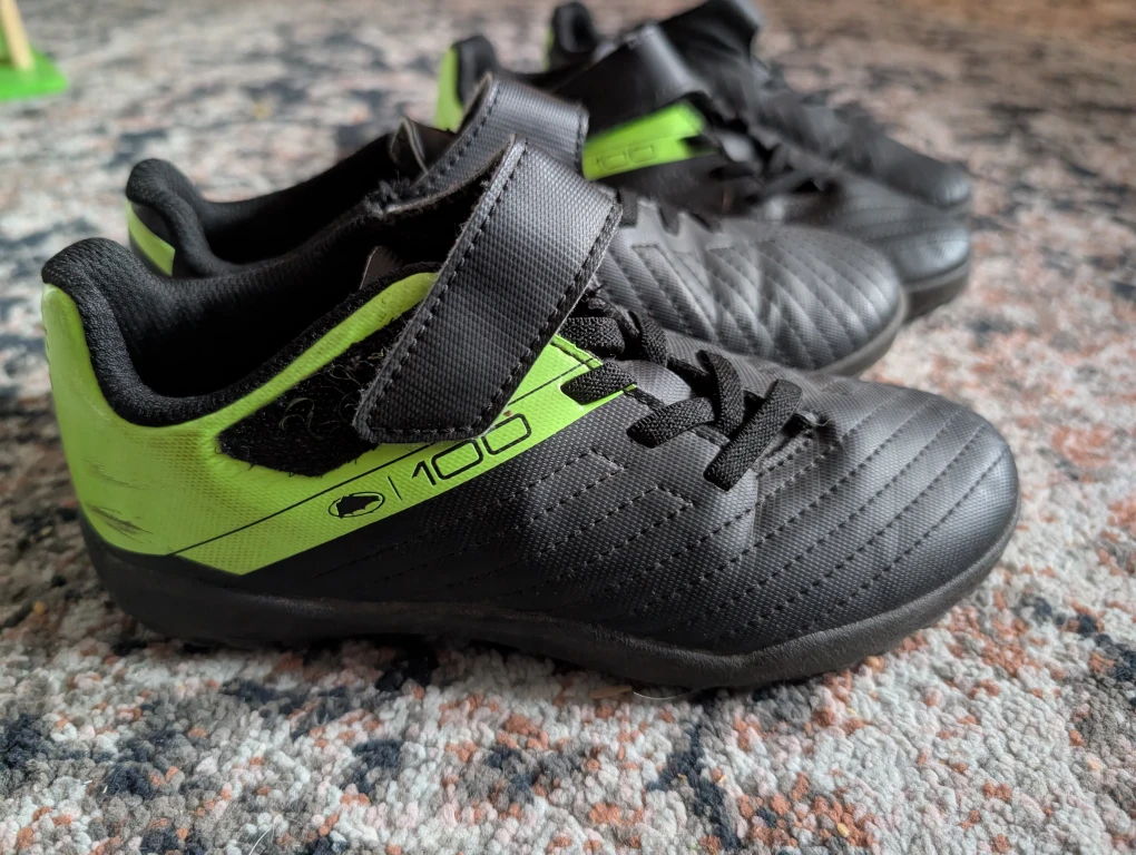 Decathlon Kids' Football Shoes - Size 1 - photo 4