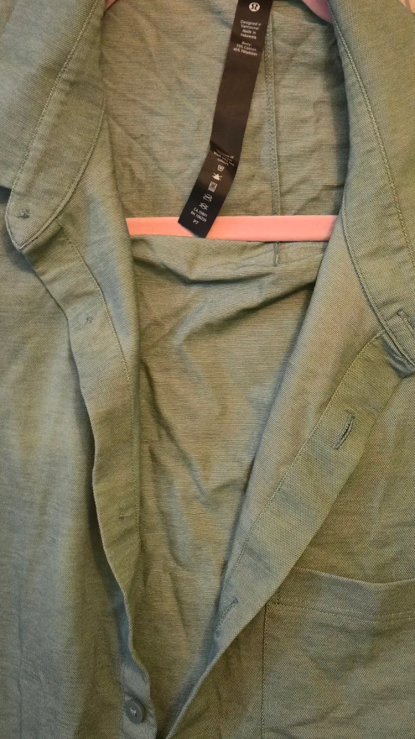 Mens Lululemon Button-Up Shirt, Size XL