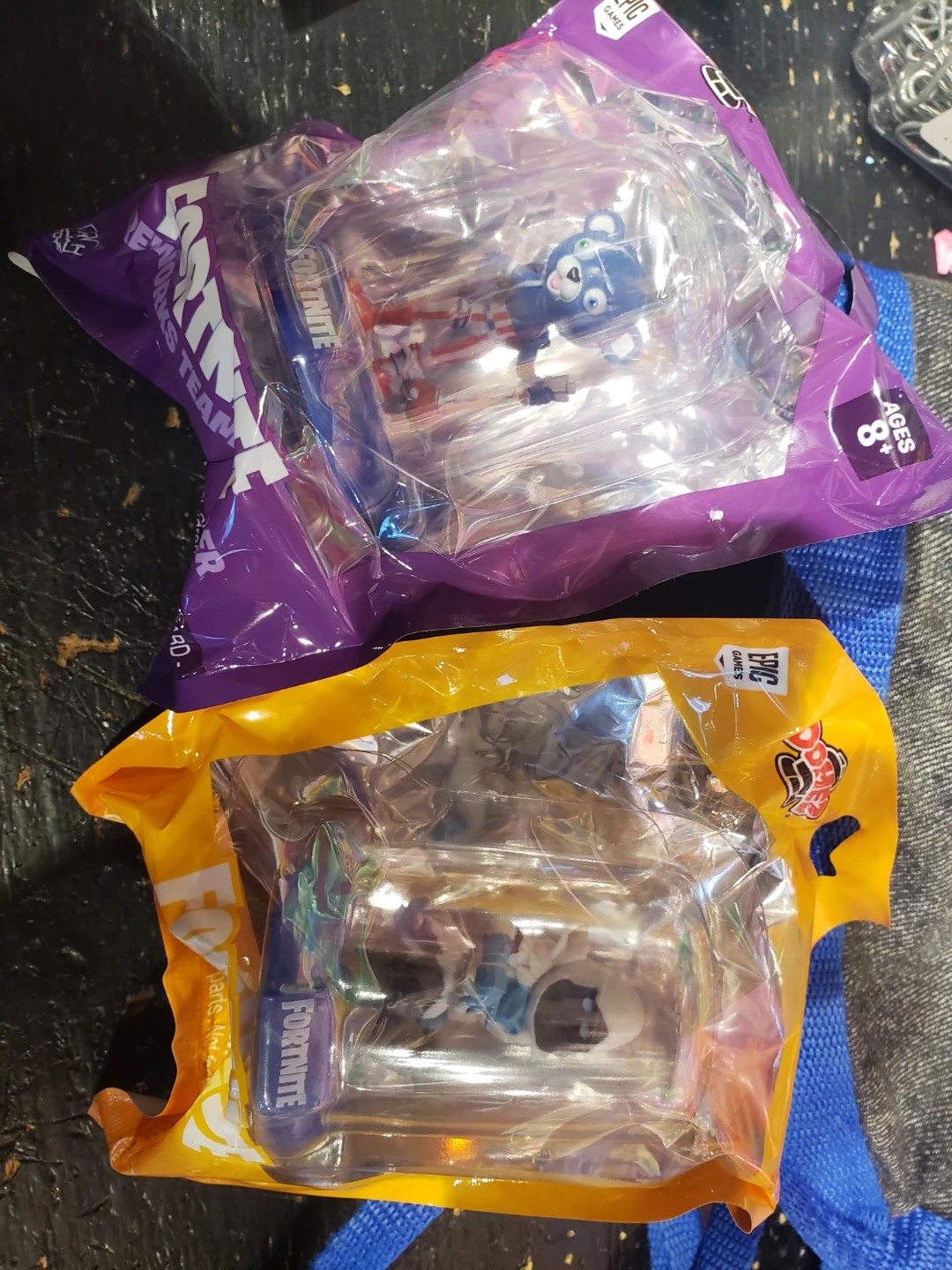 Fortnite Team Rumble & Loot Battle Bus Figures
