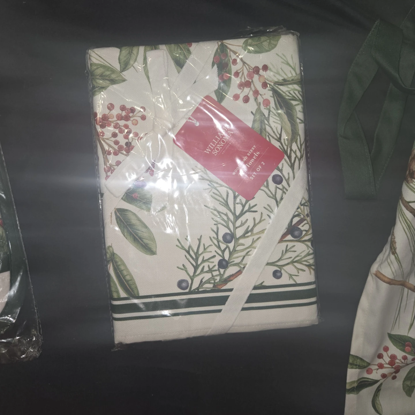 William Sonoma Woodland Berry Kitchen Towels - New - photo 2