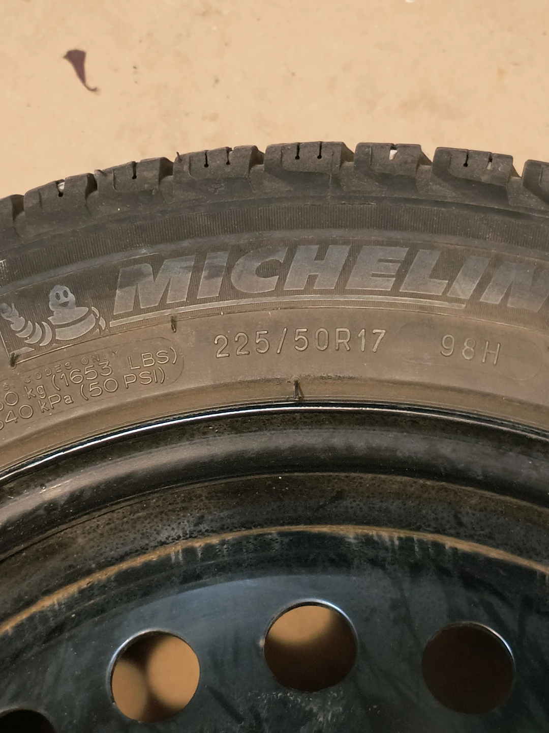 Michelin X-Ice XI3 Winter Tires 225/50R17 - photo 2