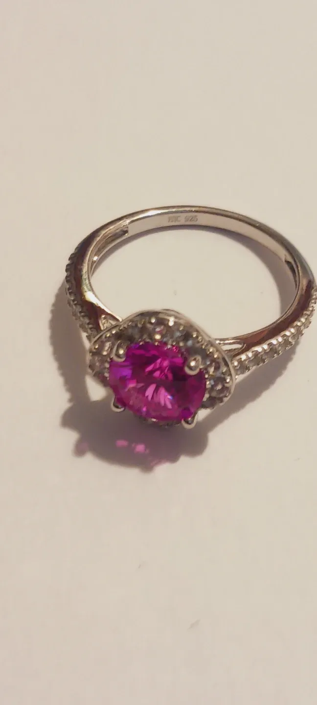 NEW !! STUNNING STERLING SILVER 925 RING. 8.