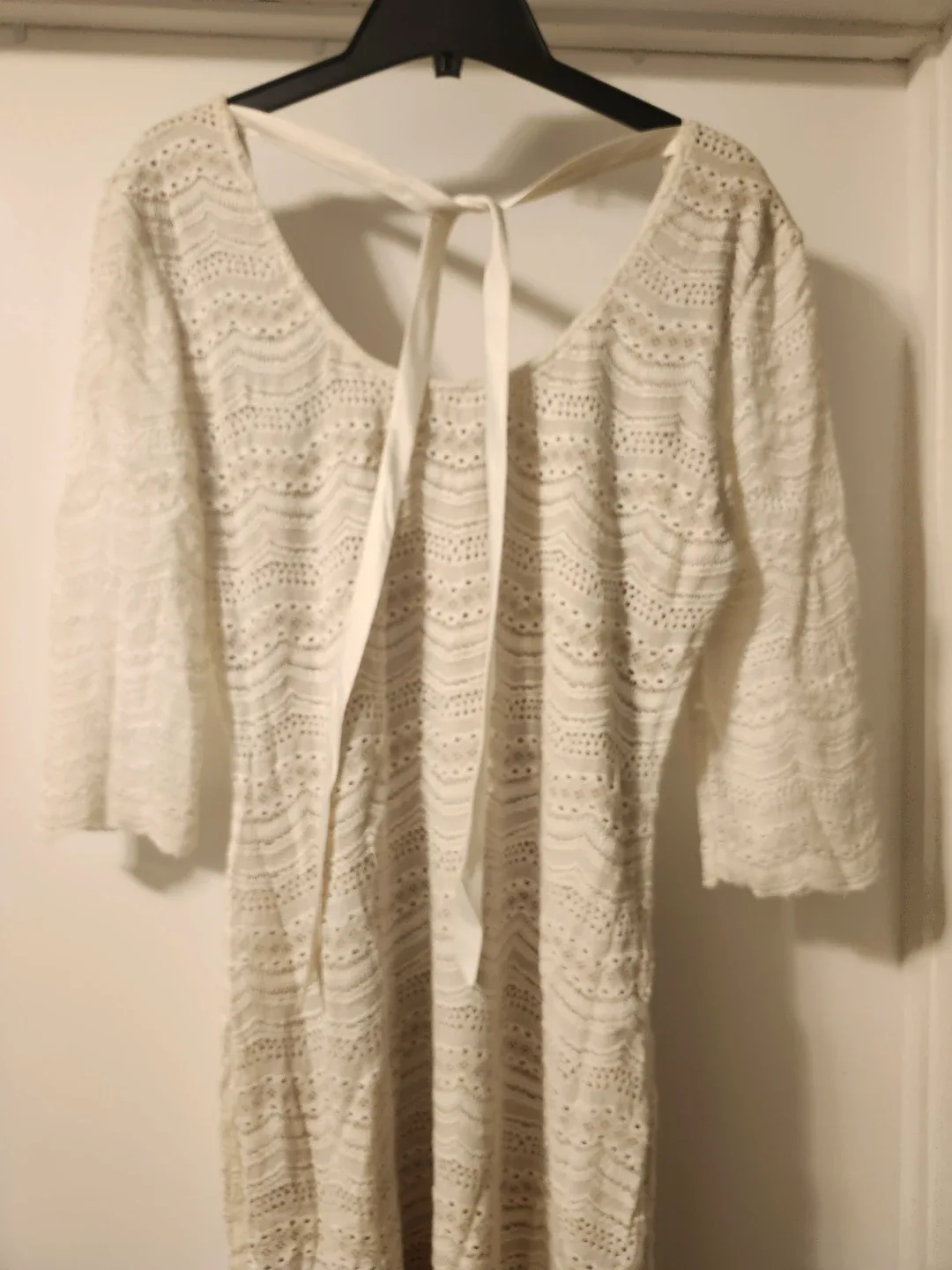 Le Chateau White Lace Dress Size M image indicator(3)
