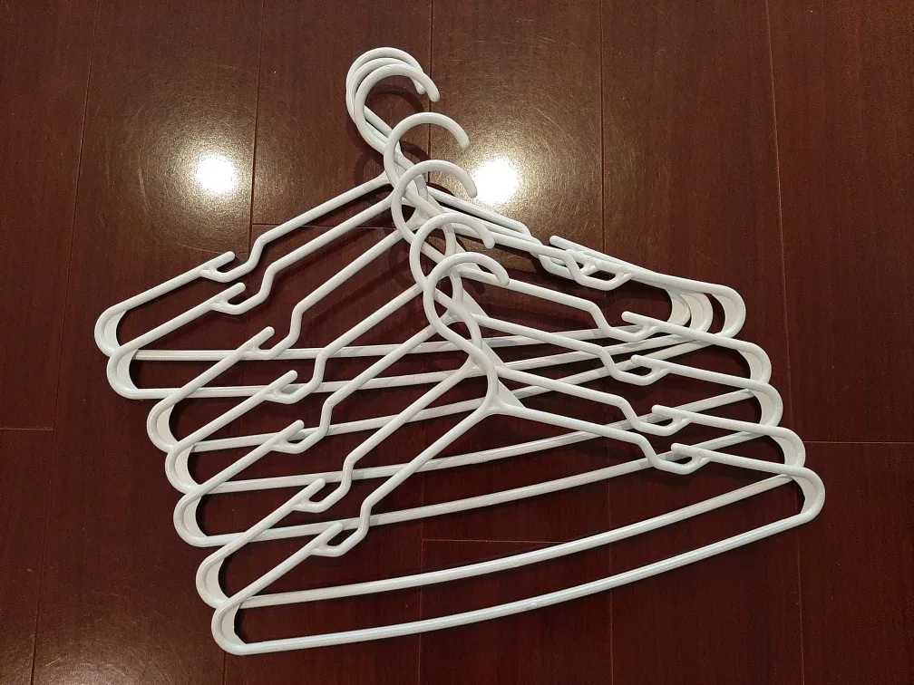 Set of 7 Hangers with Slits