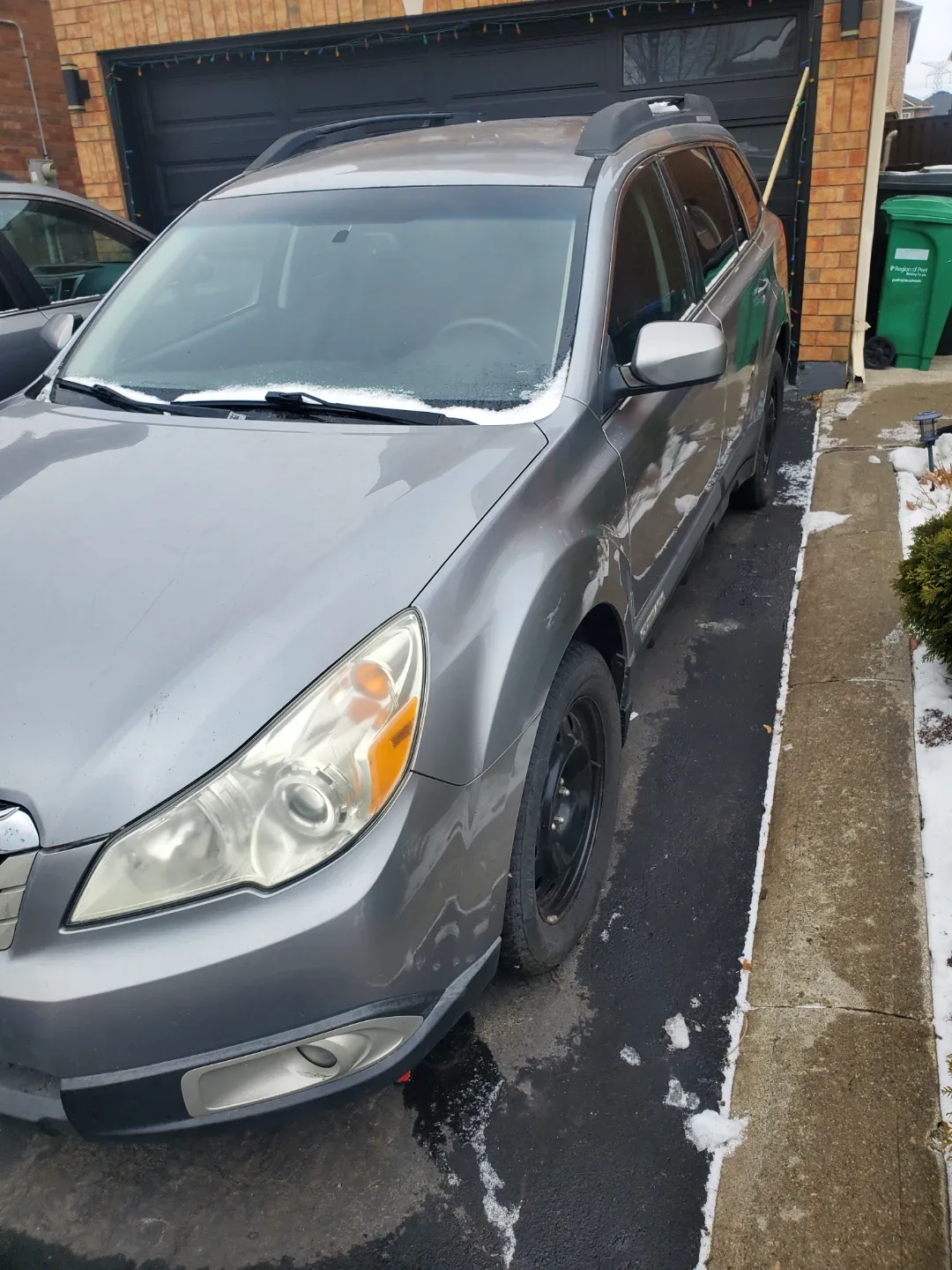 Subaru Outback - Grey