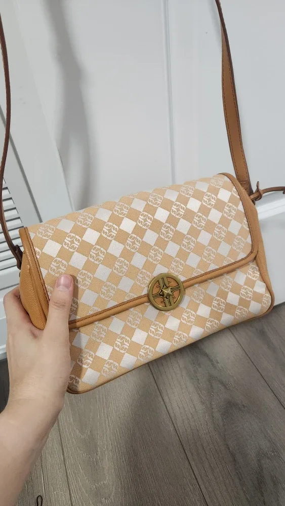 Fossil Jasmine Flap Crossbody image indicator(2)