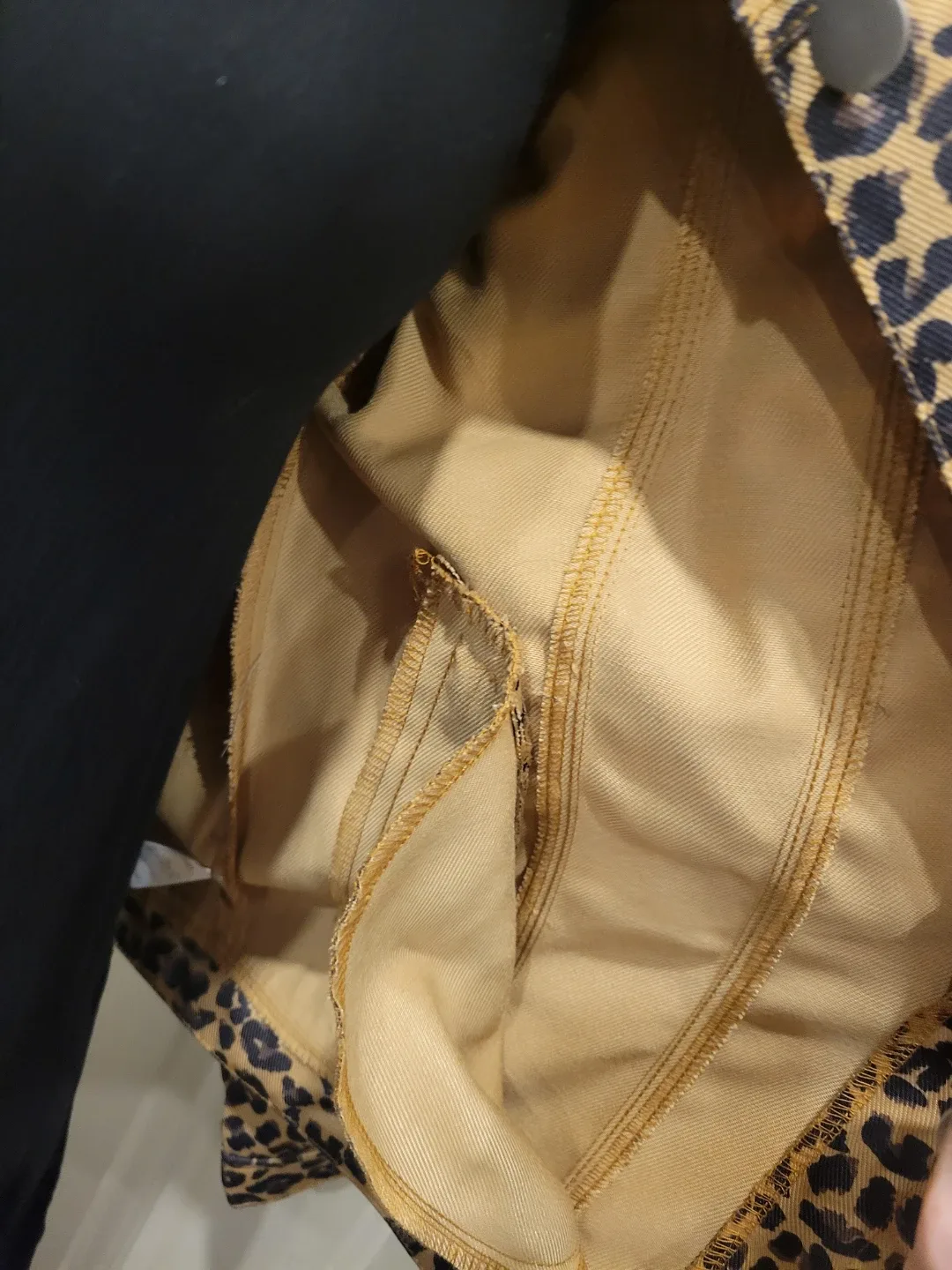 Women's Small image indicator(4)