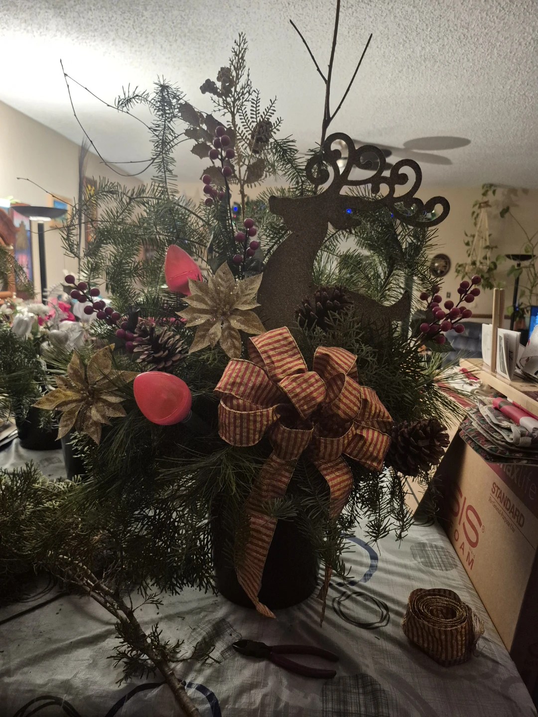 Christmas Floral Arrangement - photo 3