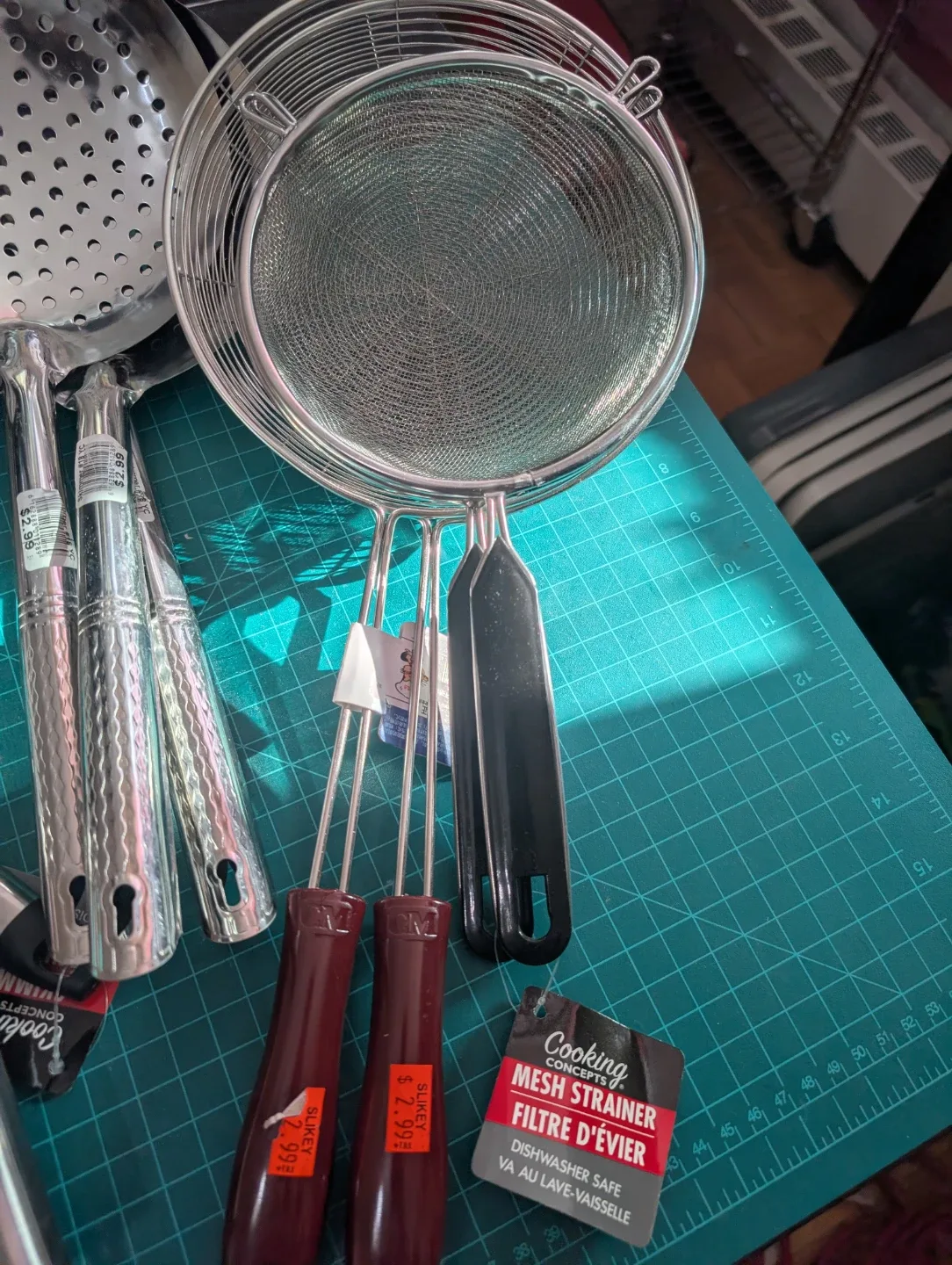 Assorted Kitchen Utensils - Spoons, Skimmers, Ladles image indicator(6)