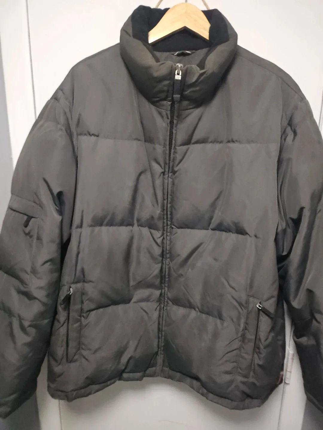 Guess Puffer Jacket - Size L