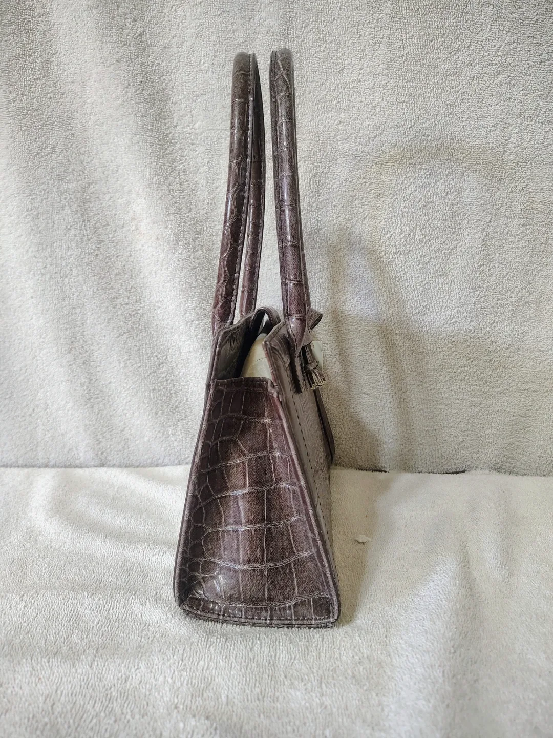 LIZ CLAIBORNE Brown Croc Embossed Handbag image indicator(2)