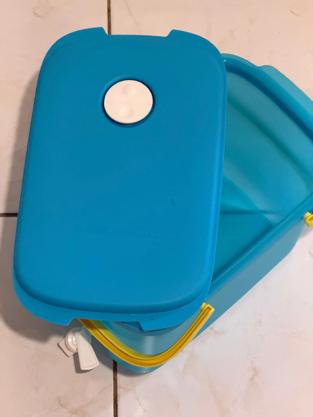 Tupperware Fridge Water Dispenser - photo 3