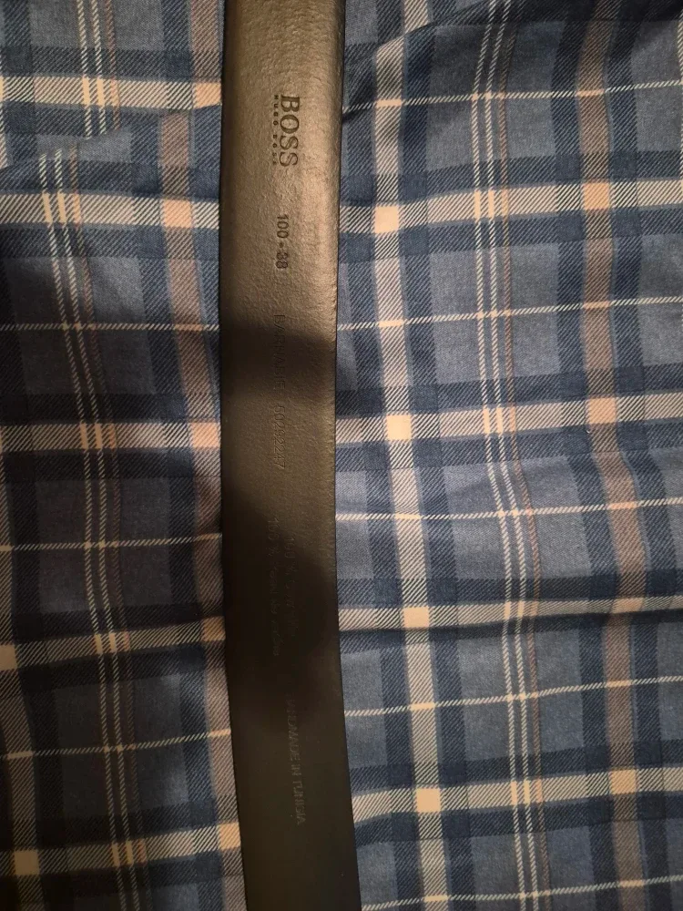 Men's genuine leather Hugo Boss dress belt #Cleanout image indicator(3)