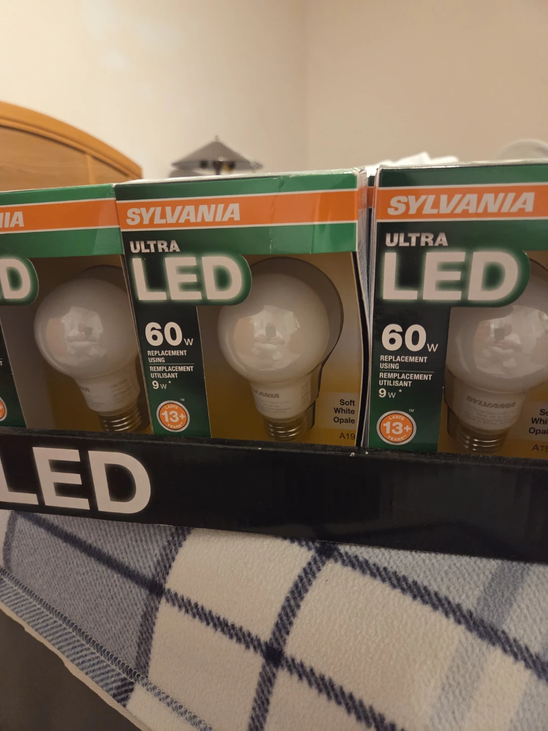 Sylvania Ultra LED 60W Replacement Bulb 12 units - photo 2