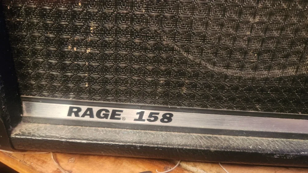 Peavey Rage 158 TransTube Guitar Amplifier image indicator(3)