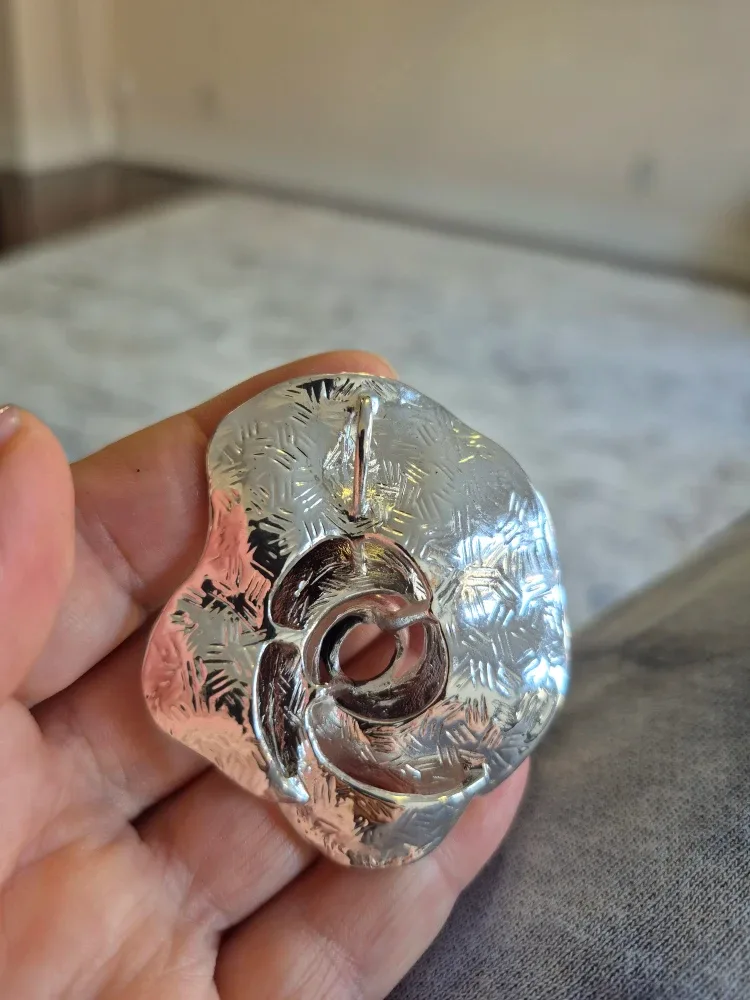 Silver Tone Flower Pendant Necklace image indicator(2)