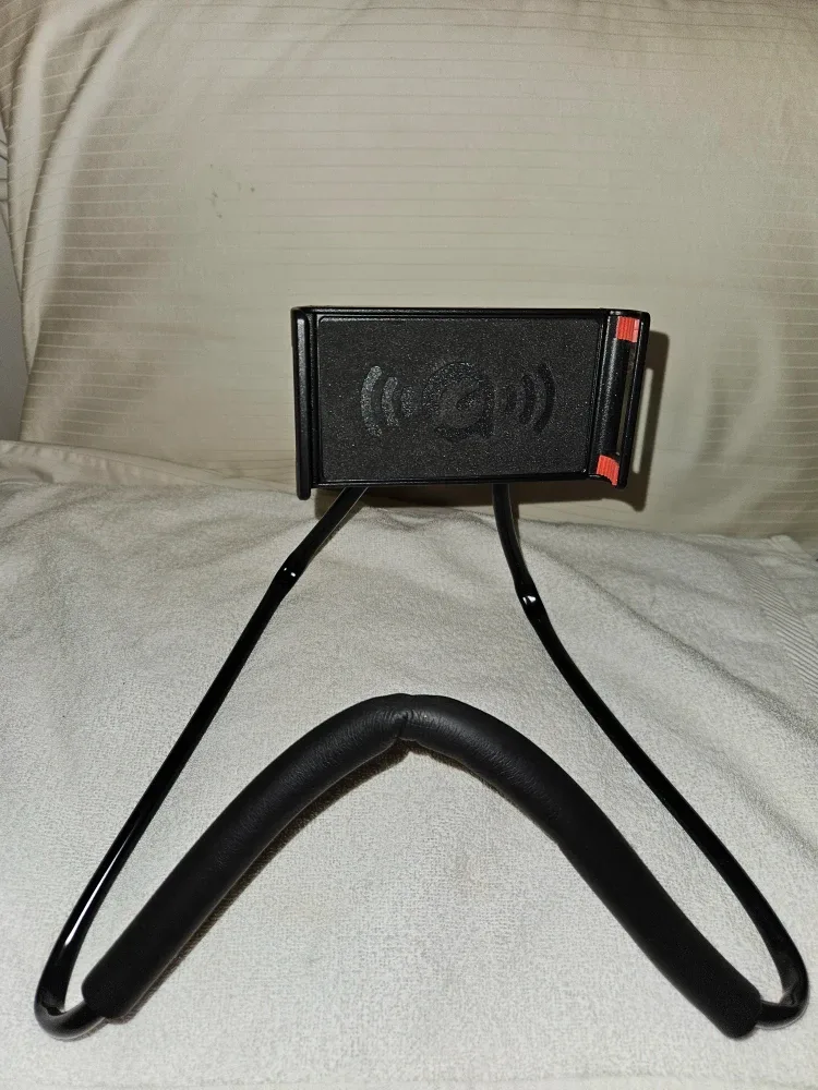 POM Gear Neck Phone Holder image indicator(2)