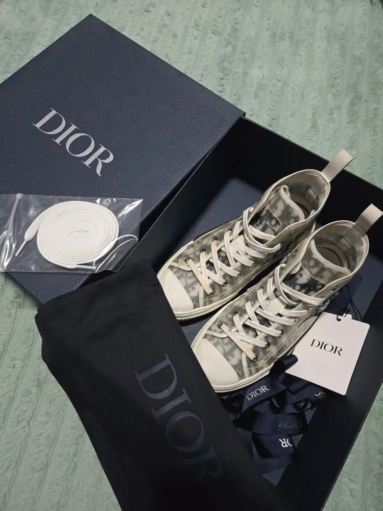 Dior B23 High-Top Sneaker Size 38 image indicator(5)