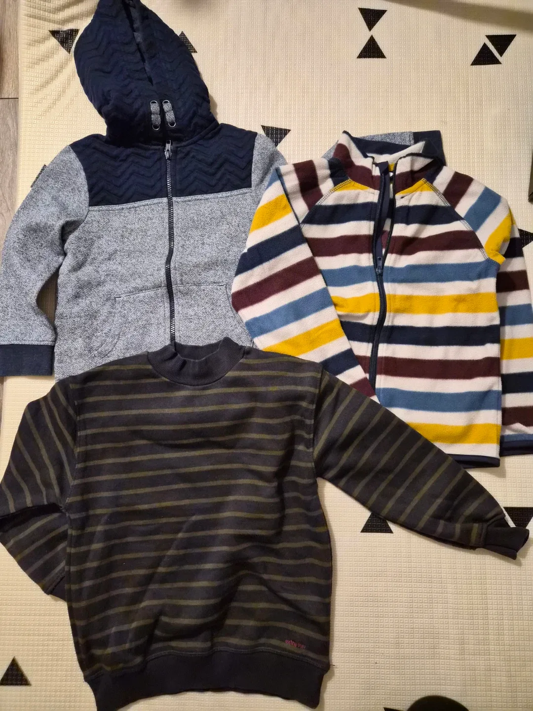 Kids Clothing Bundle boys size 5-7 years old image indicator(7)