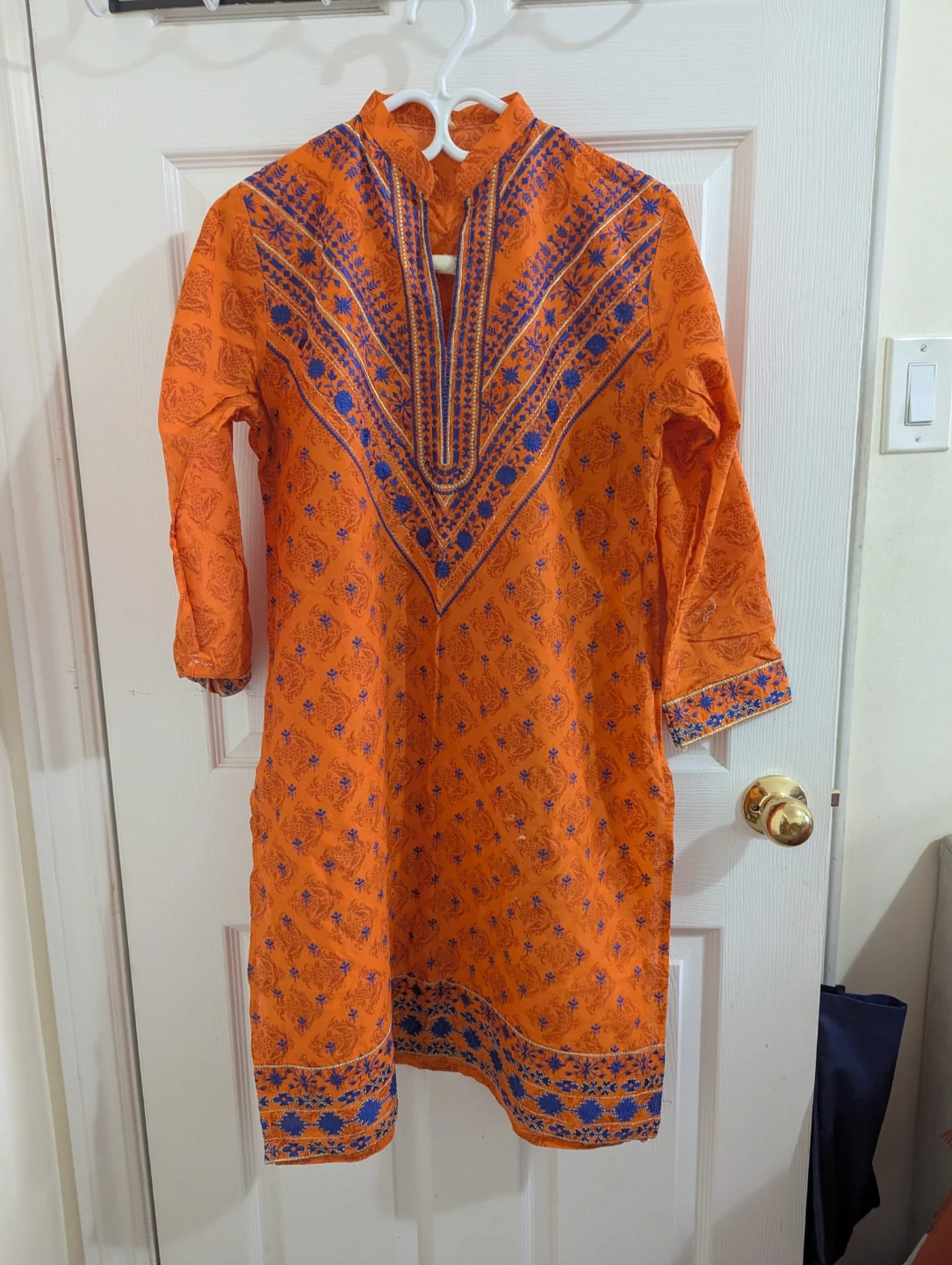 Orange kurti with embroidery - photo 2