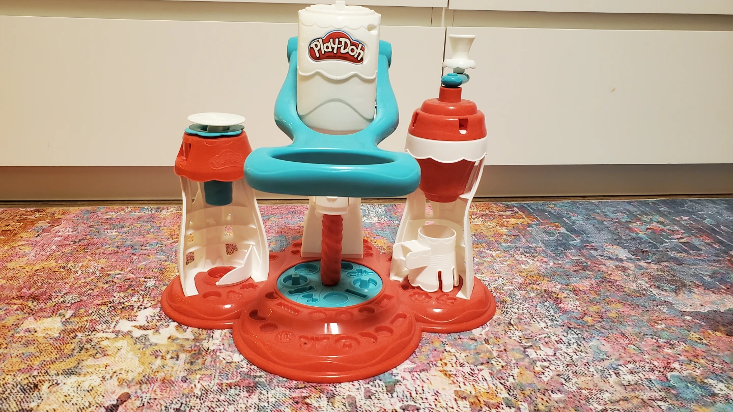 Play-Doh Kitchen Creations Ultimate Ice Cream Maker
