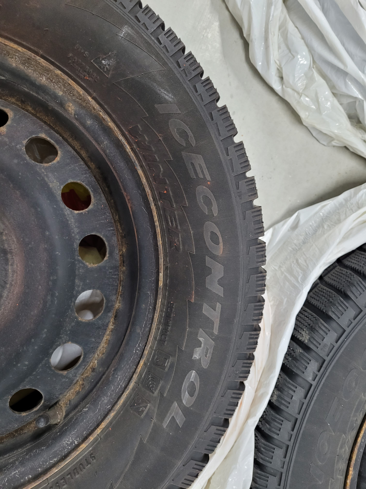 Pirelli Winter Ice Control Set (15") - 4x100 - High Tread - photo 3
