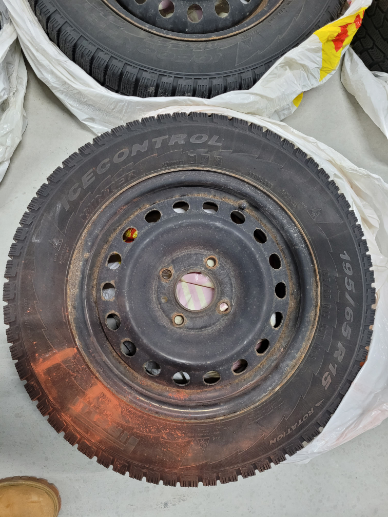 Pirelli Winter Ice Control Set (15") - 4x100 - High Tread - photo 4