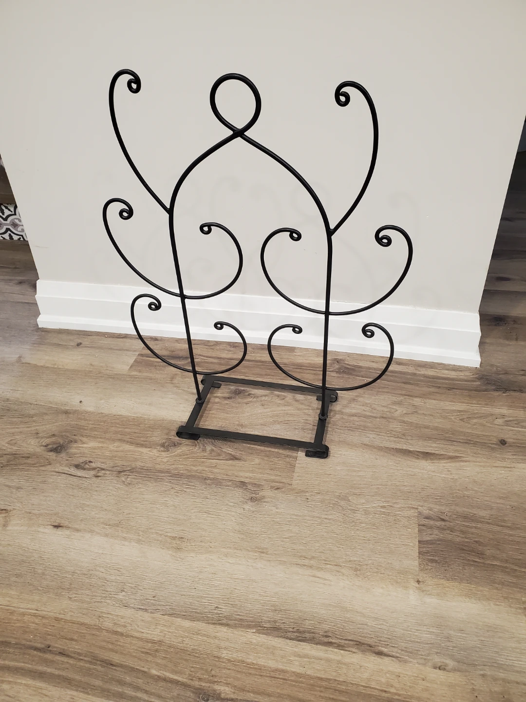 Black Metal Ornament Display Stand