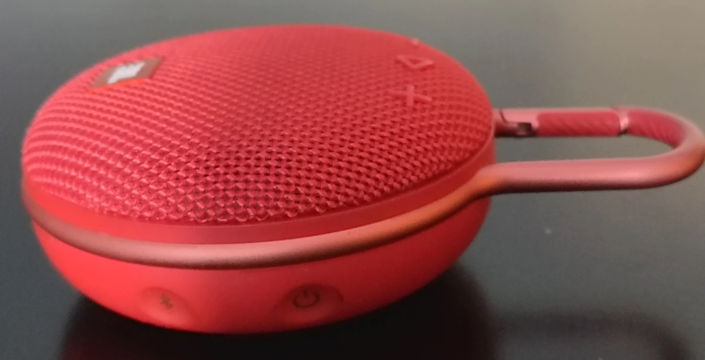 Red JBL Clip 3 Bluetooth Speaker - photo 3