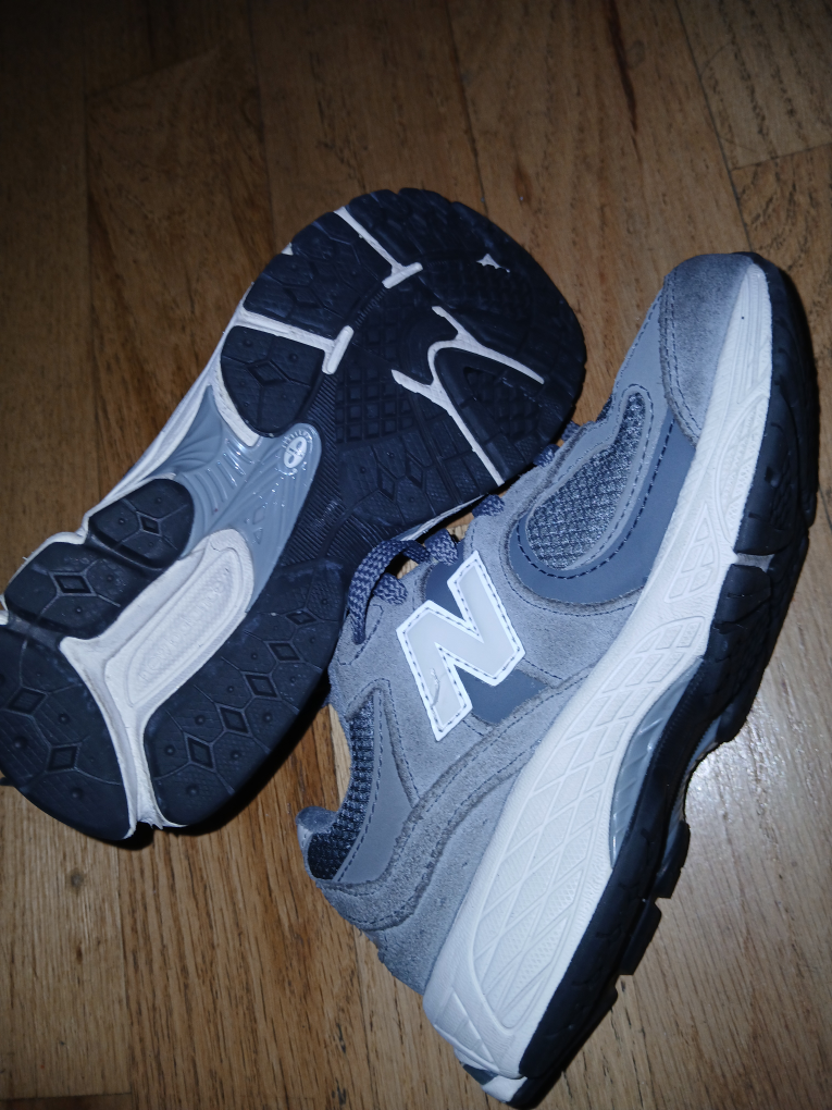 New Balance 2002R Gray Sneakers - photo 2