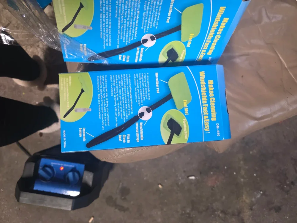 Windshield Wonder Cleaning Tool - New in Box image indicator(2)