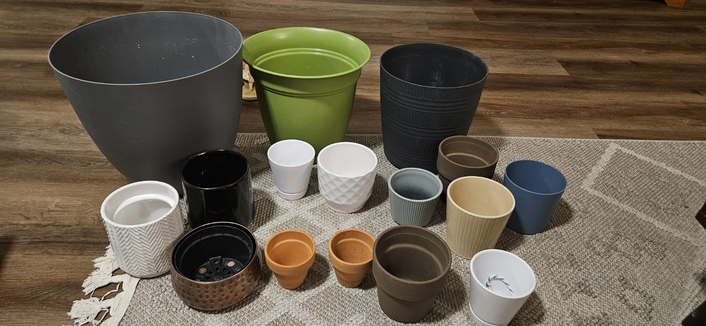 Assorted Plant Pots - Various Sizes & Colors